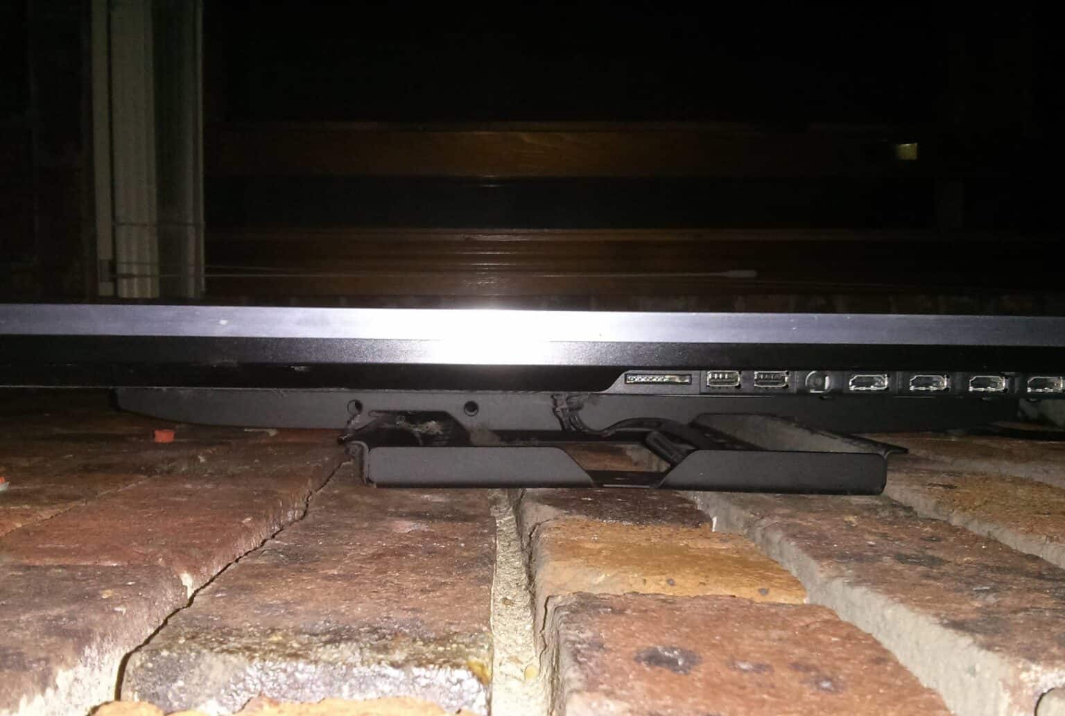 How Do You Remove a TV from a Wall Mount? Full Guide