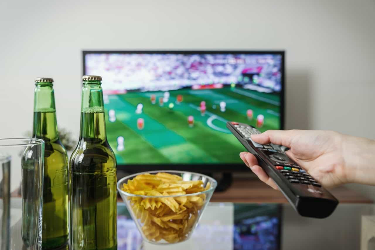 How to Mount a TV Outside on Vinyl Siding Full Guide