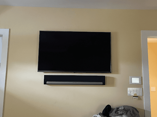 television large-format second screen wall inlet television not a lot studio apartment television directly